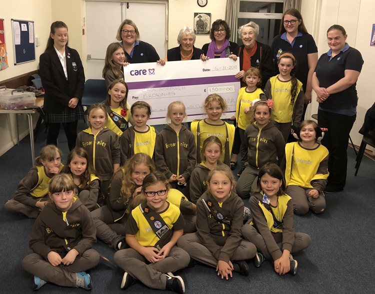 Heather View fulfils “Brownie Promise” with donation to local group
